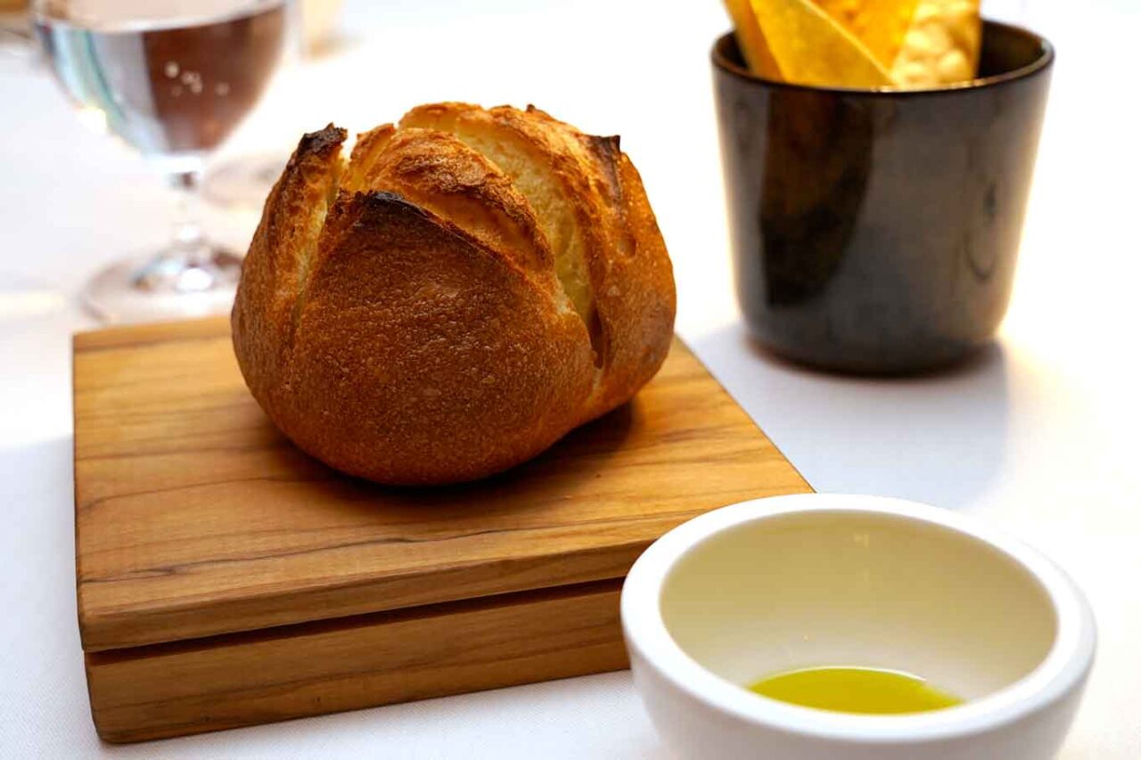 pane e olio al ristorante Duomo di Ciccio Sultano a Ragusa Ibla