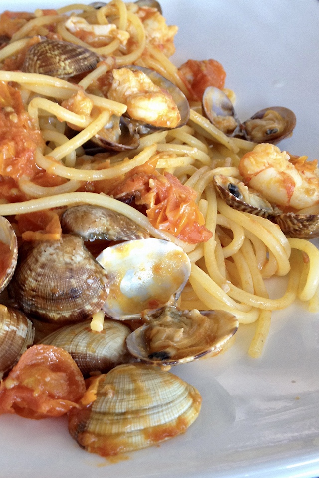 Gli spaghetti alle vongole di Romolo al porto di Anzio sono i migliori