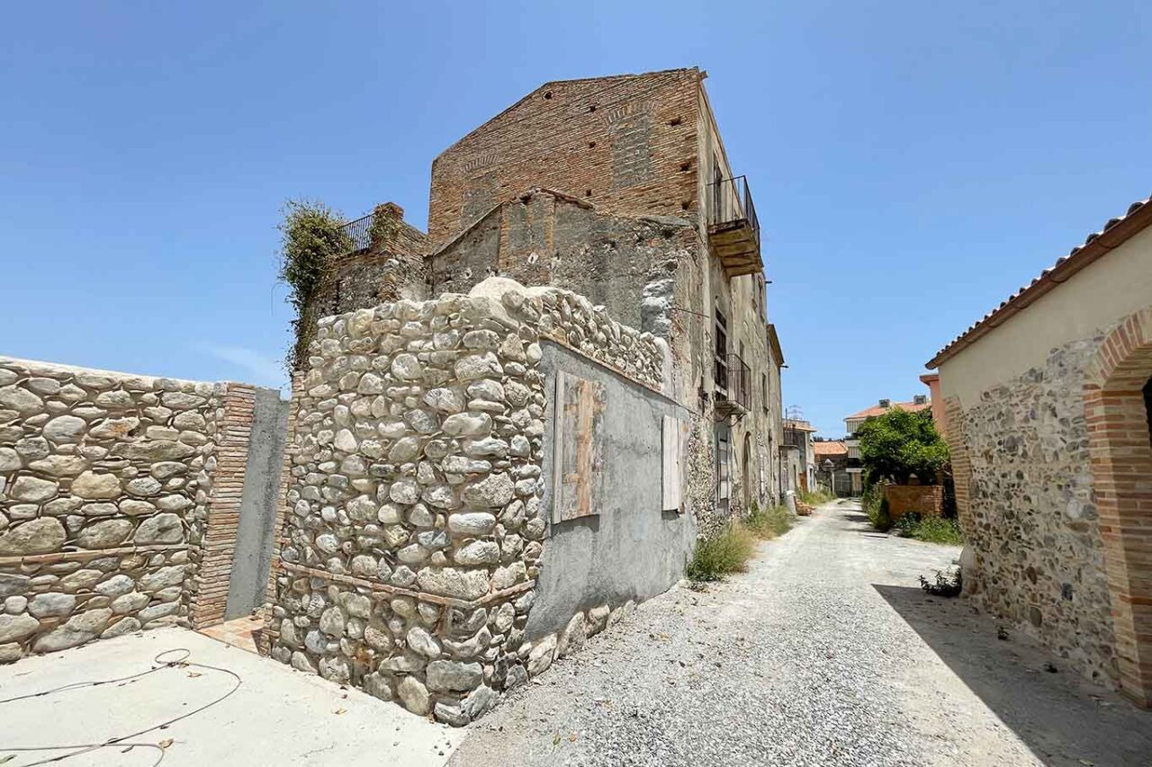 Tenuta Anasita caseificio bufala in Sicilia edifici del 700