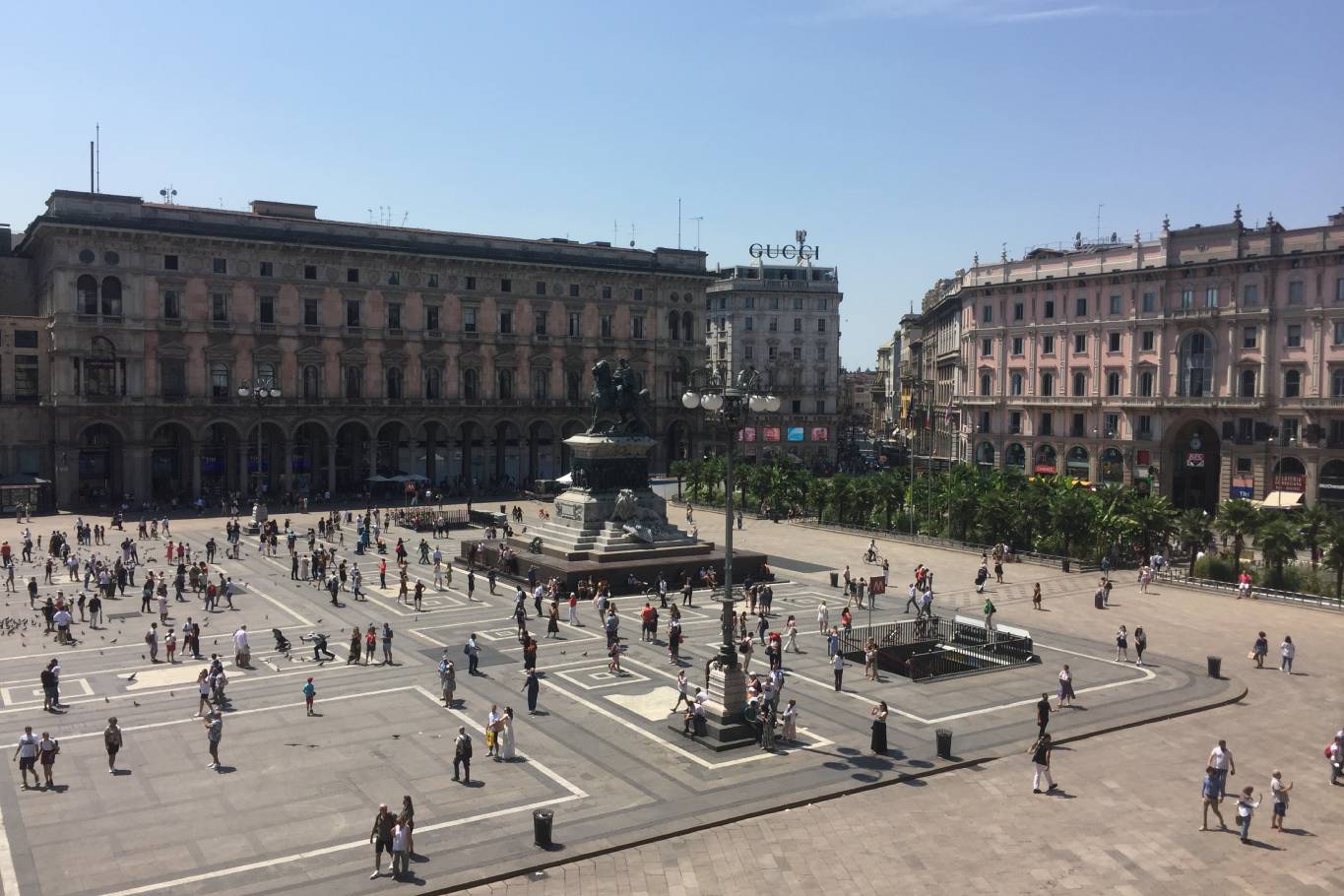piazza duomo lato mazzini torino