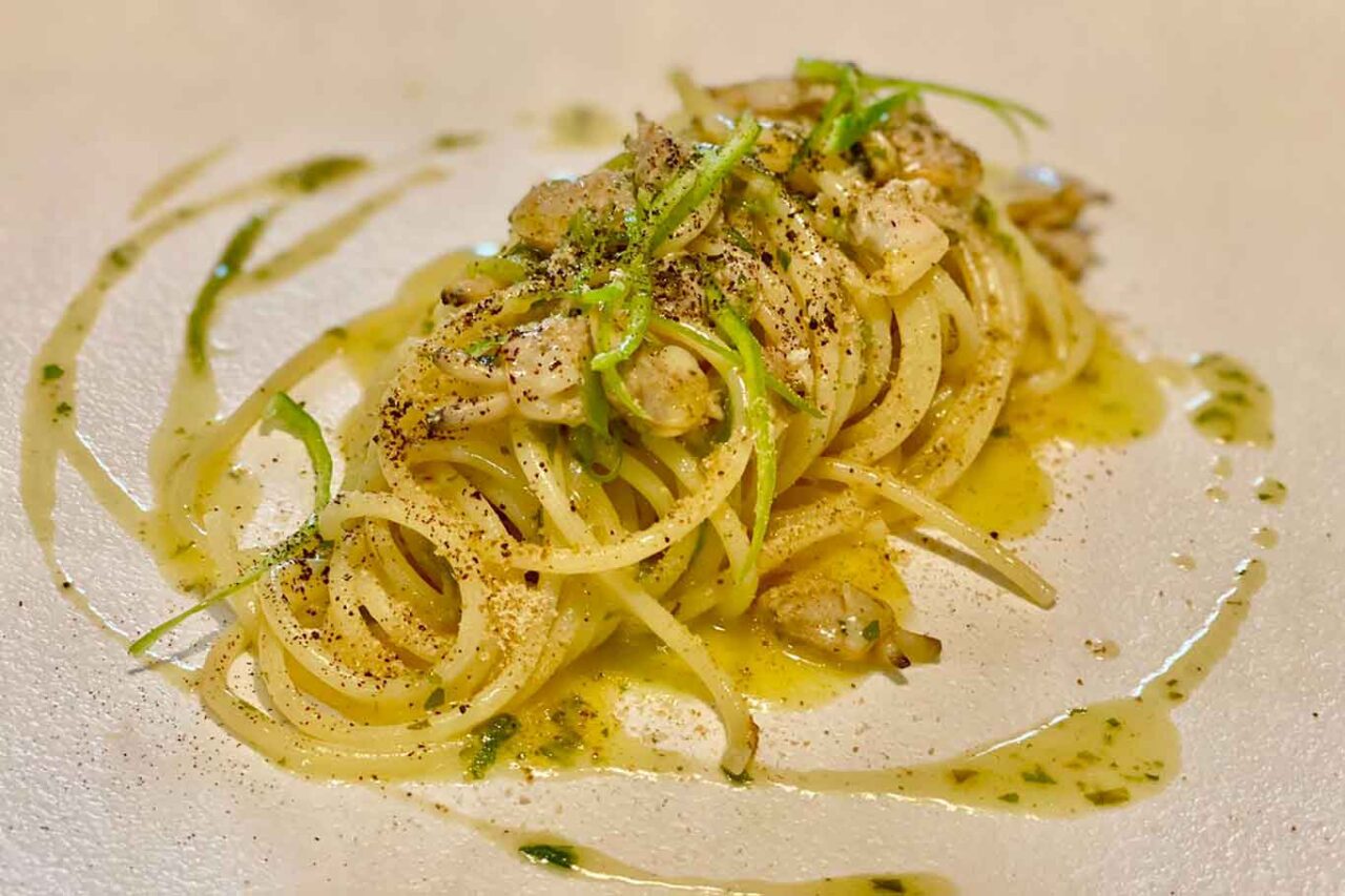 spaghetti alle vongole ristorante Casamare Salerno 