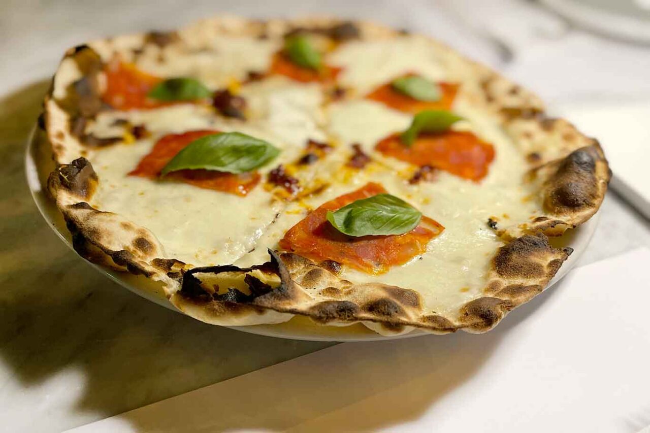 Pizza Leggerissima Piccante nuova pizzeria Gli Esposito a Salerno