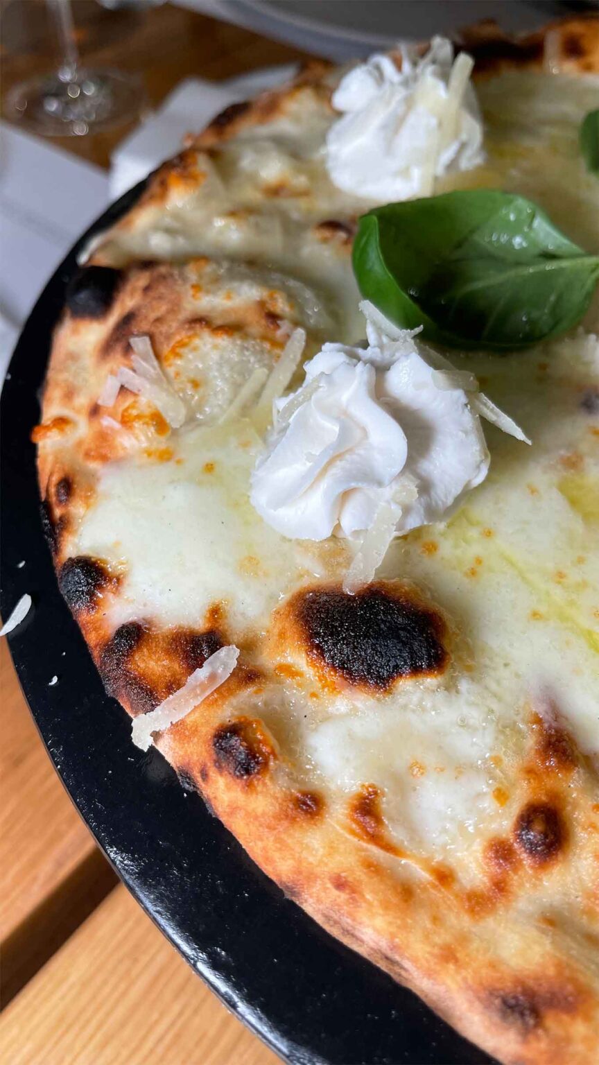 La pizzeria Gli Esposito a Salerno vince con la Pizza Leggerissima