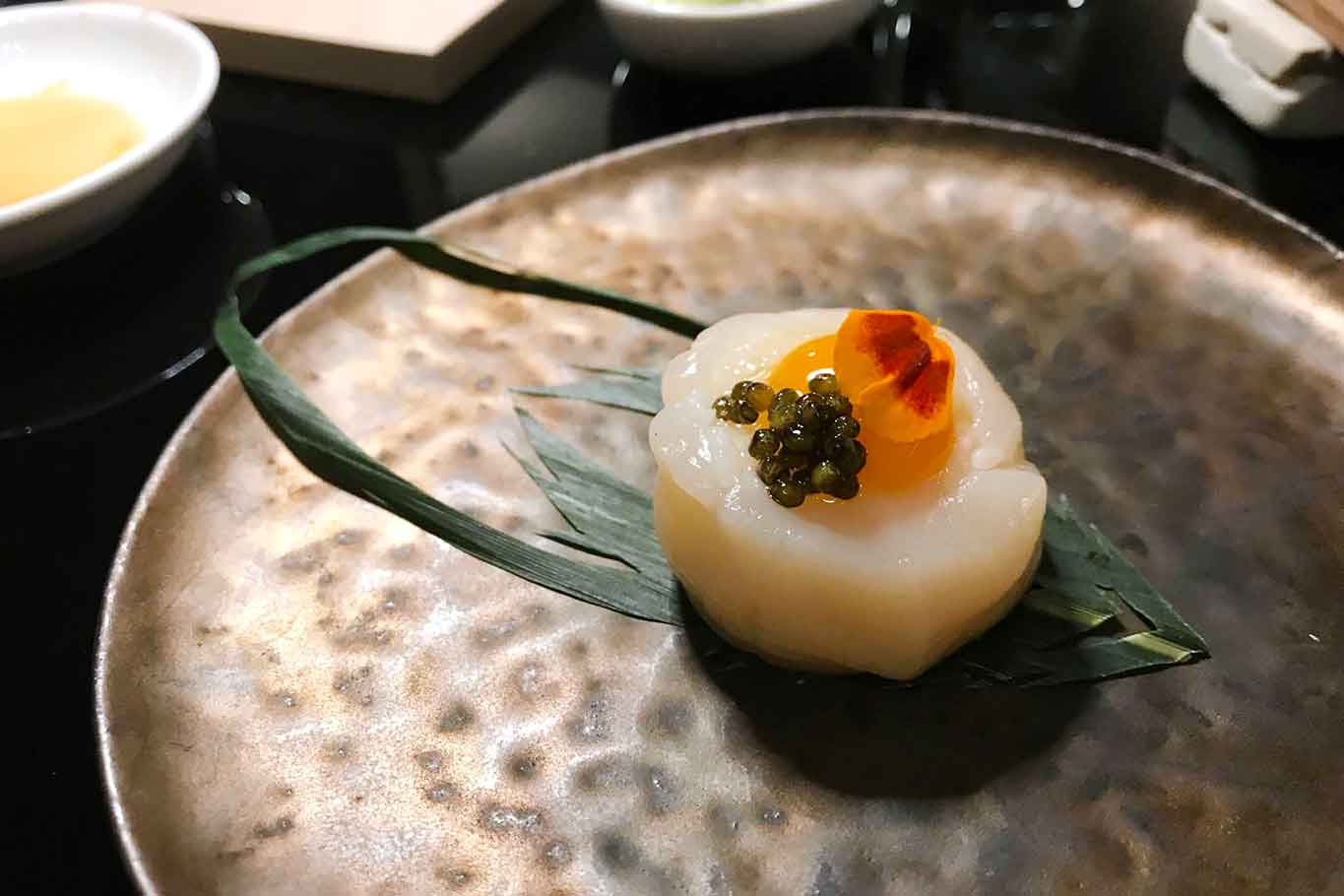 ristorante Il Vizio Milano gunkan capasanta uovo quaglia caviale