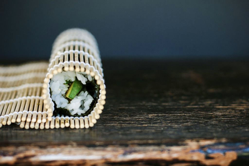 Sushi fatto in casa rotolo