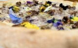 Pizza con farina di grillo