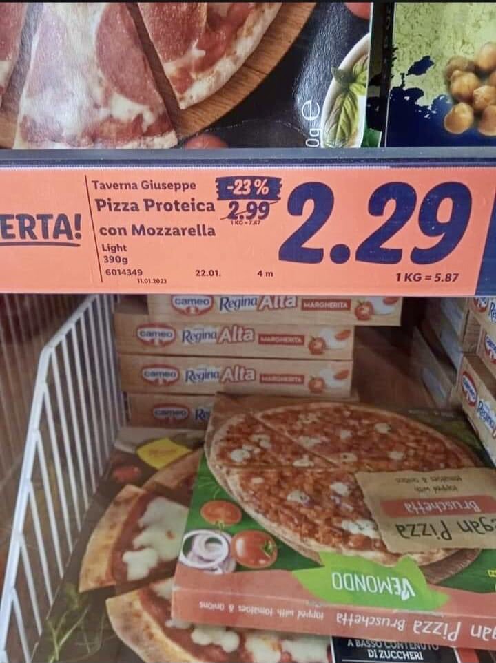 La pizza proteica in vendita da Lidl Non ha tra gli ingredienti al farina di insetti