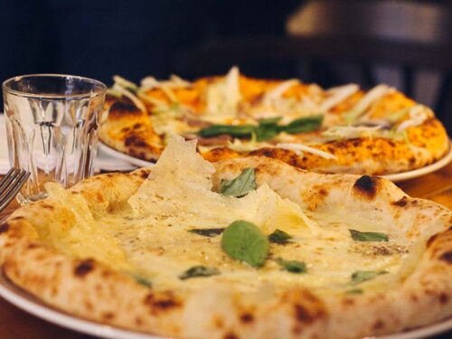 Pizza Mani in Pasta