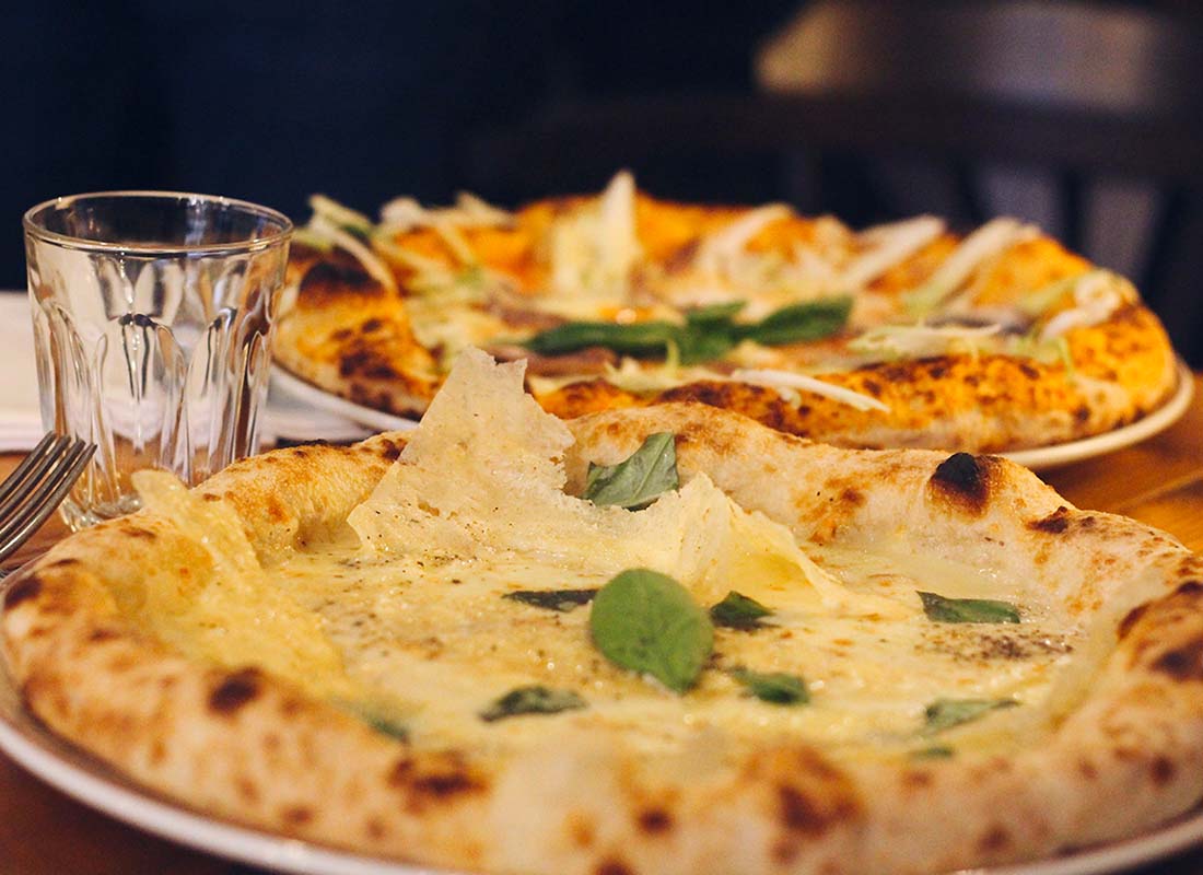 Pizza Mani in Pasta