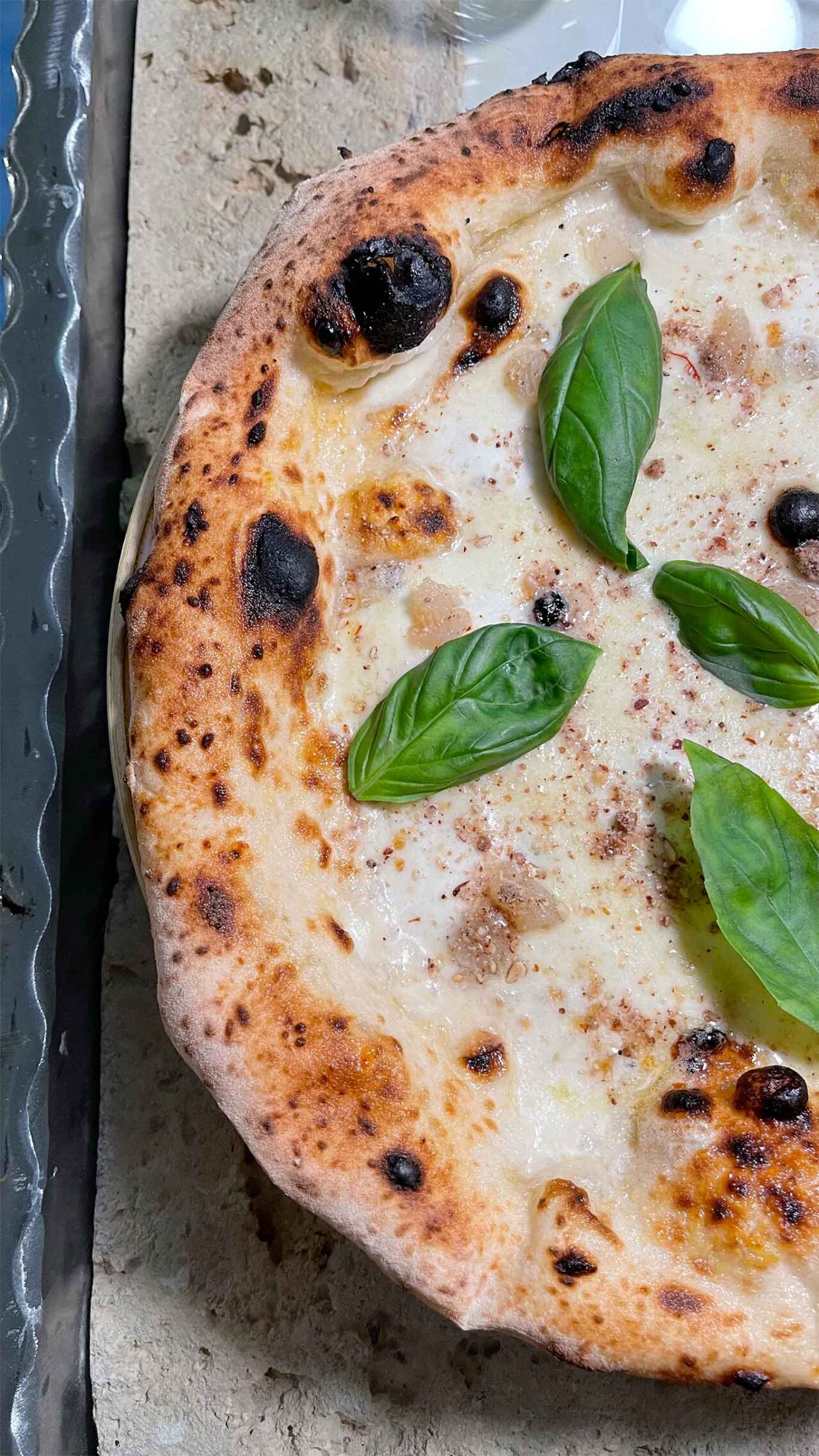 pizzeria Mangiafoglia a Pontecagnano: la pizza quattro formaggi