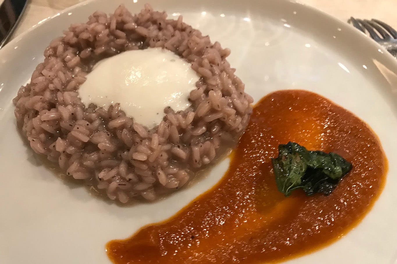Riso rosa, la ricetta del risotto all'onda con pomodoro e vermouth