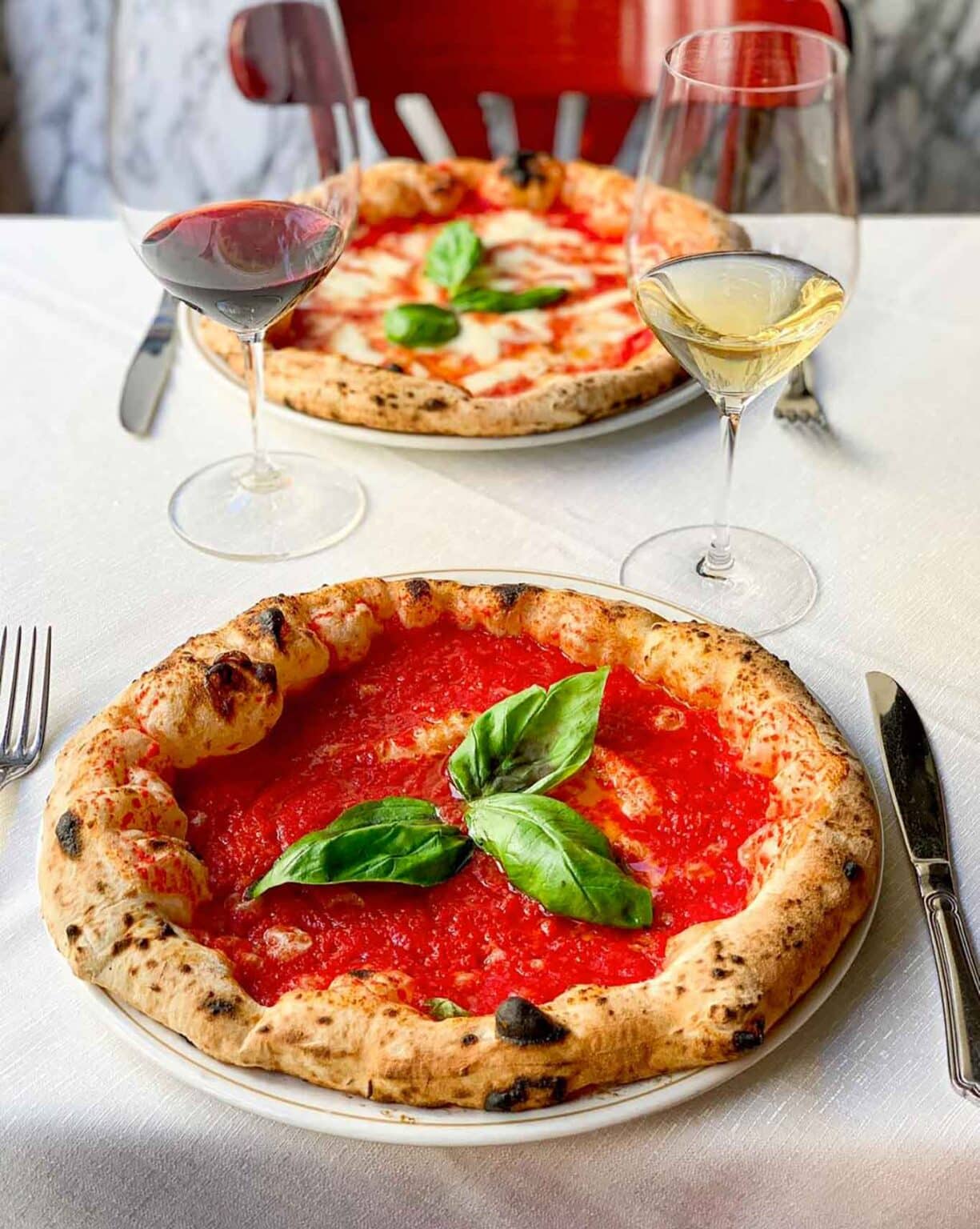 Le 13 pizzerie centenarie più antiche di Napoli pizza e foto storiche
