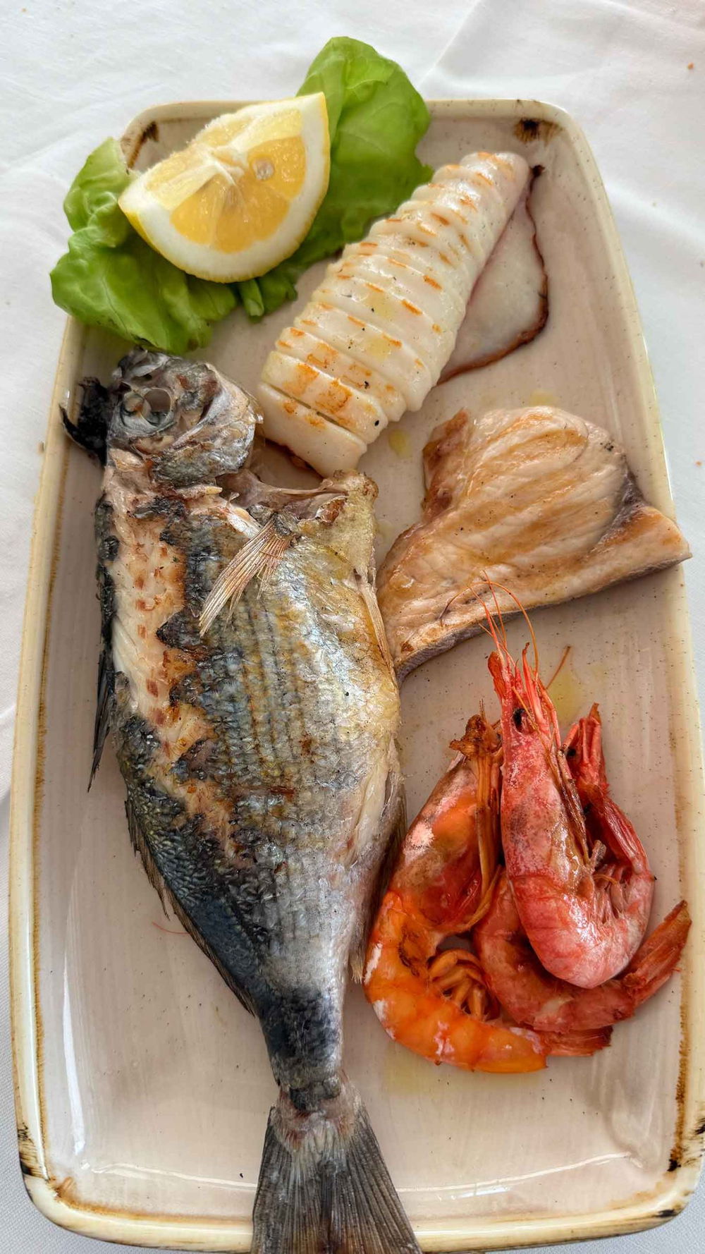 la grigliata di pesce del ristorante Boccaccio ad Acciaroli in Cilento