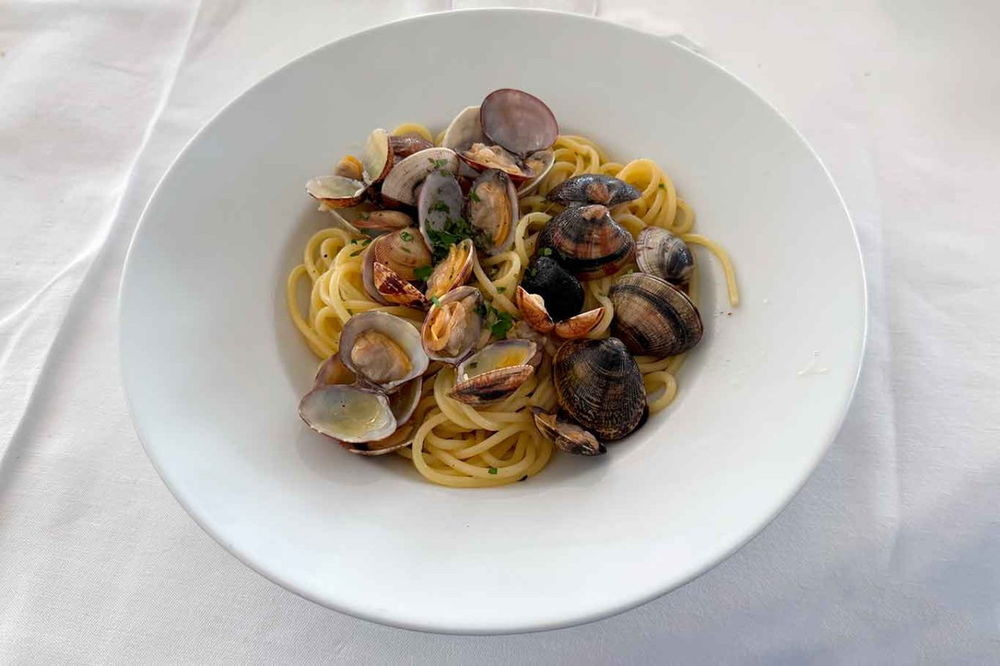 gli spaghetti a vongole del ristorante Boccaccio ad Acciaroli in Cilento