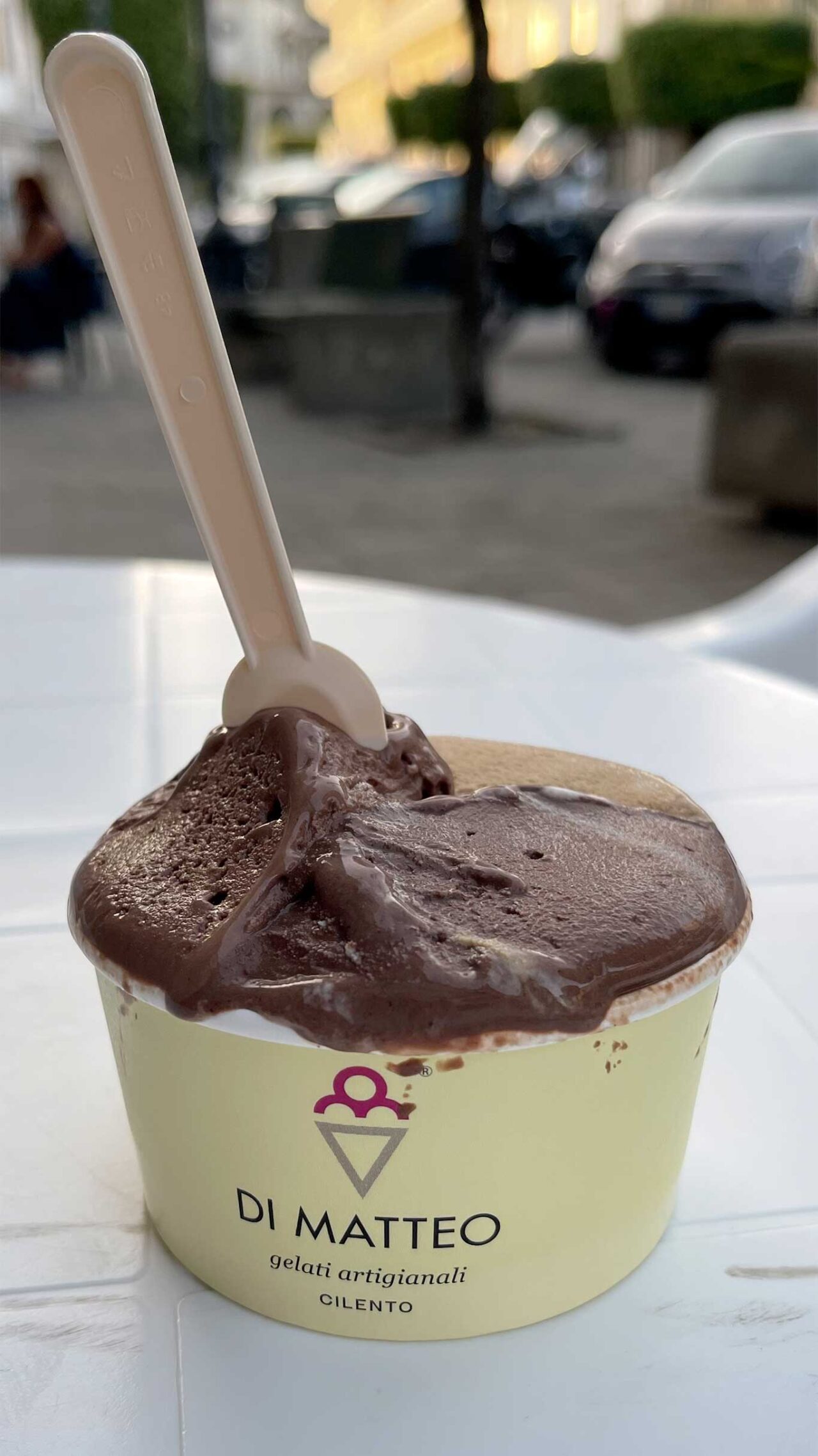 gelato cioccolato e caffè della gelateria Di Matteo a Torchiara in Cilento
