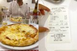 lo scontrino delle pizze a 235 alla pizzeria Catanzaro in Marocco