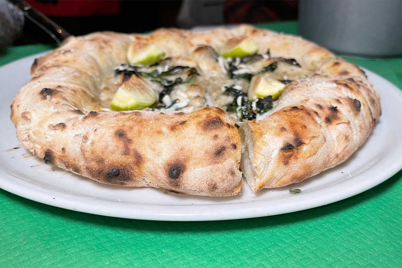 Antica Osteria Pizzeria Pepe a Caiazzo: pizza Mastunicola con i fichi