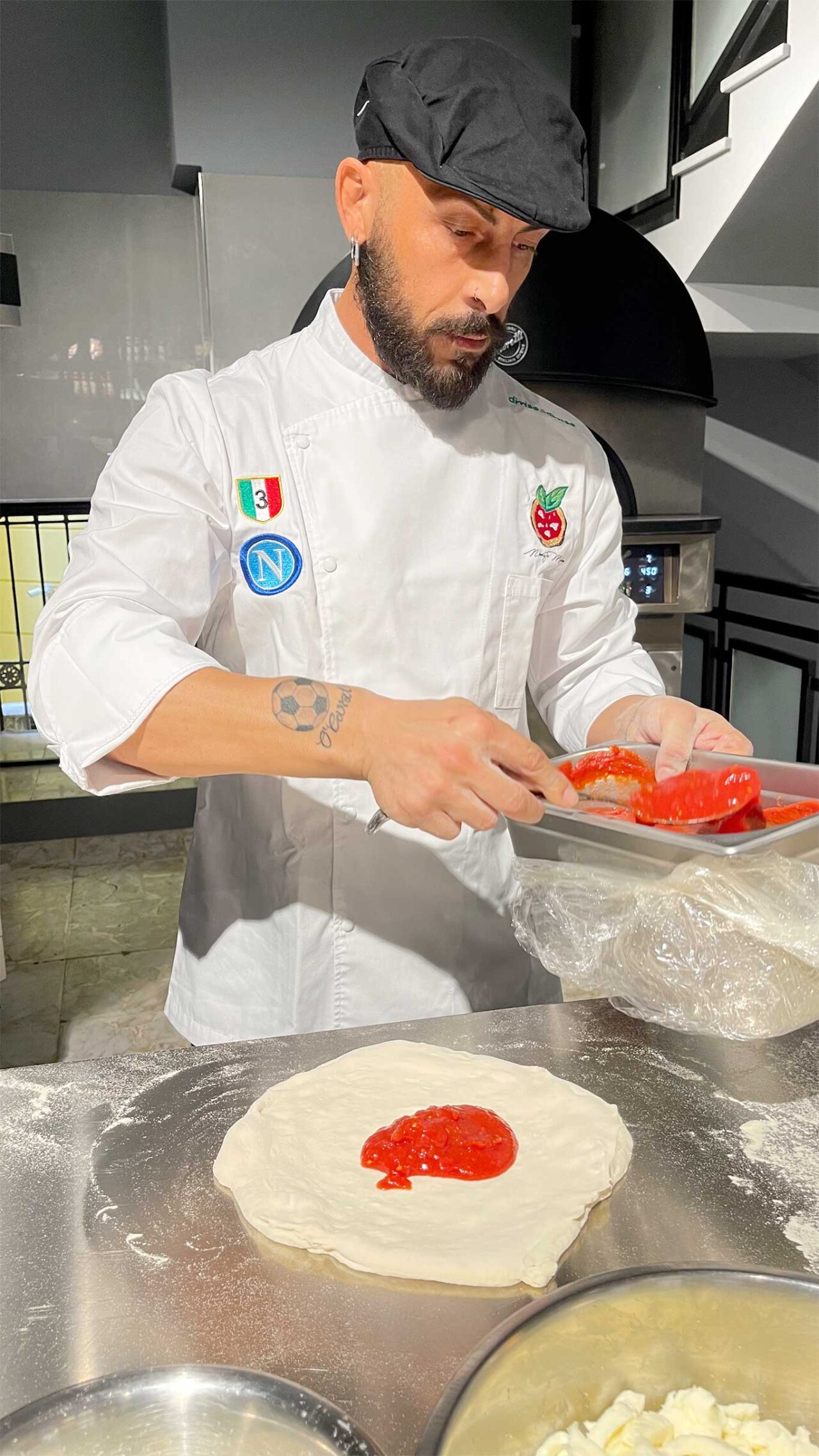 la pizza margherita di Nunzio Marino della pizzeria Zì Nicola in trasferta al Capasso Superstore di Napoli