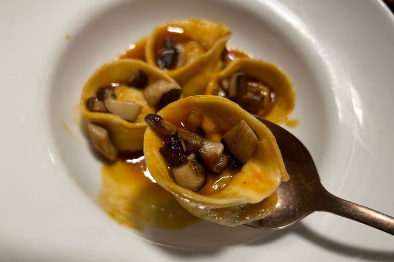 Cucina dei Frigoriferi Milanesi dove mangiare bene a Milano a 40 €