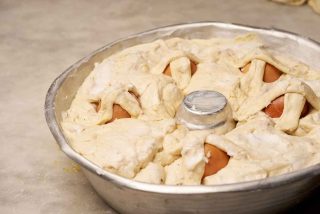 Casatiello napoletano, ricetta originale passo dopo passo