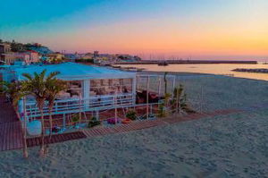 Seasons ristorante ad Ischia dove mangi sulla spiaggia della Chiaia