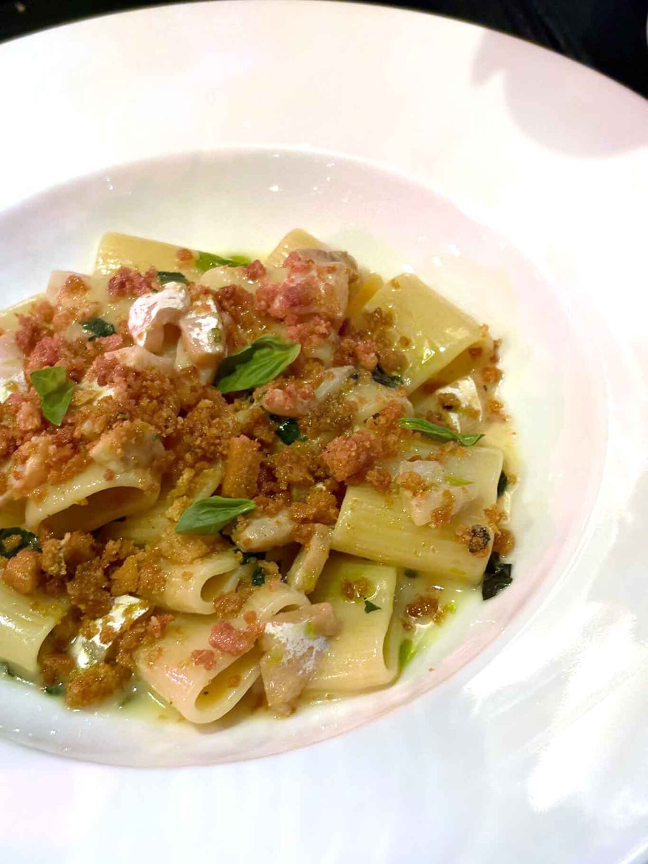 Terrazza Palestro ristorante a Milano: mezzi paccheri con branzino marinato