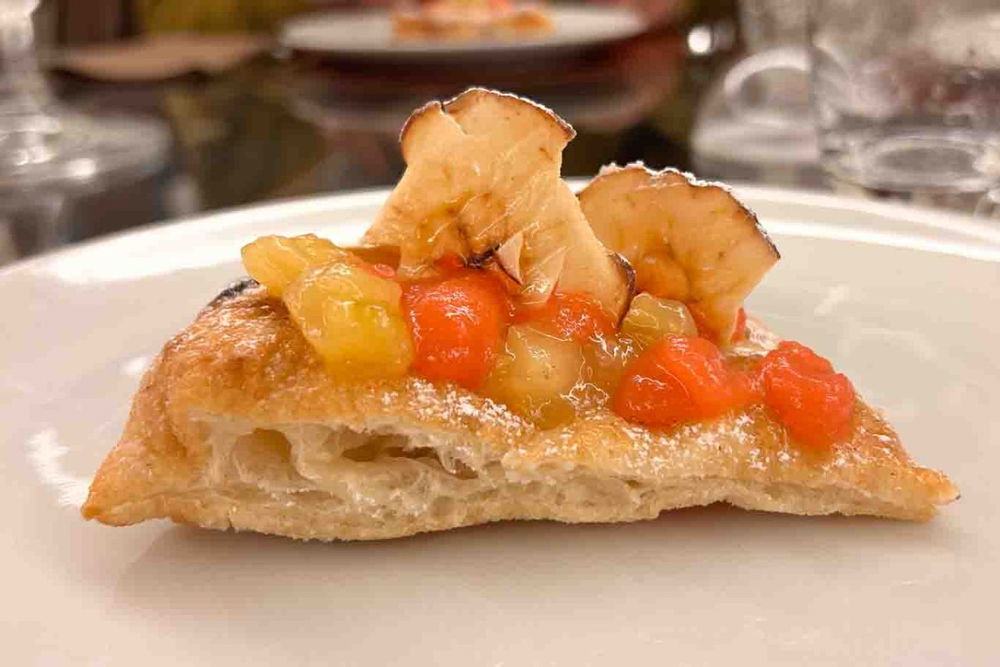 le migliori pizzerie della Campania: pizza assoluto di mela annurca de La Bolla a Caserta