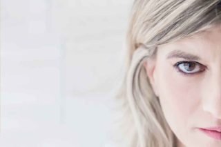 Federica Angeli aggredita per la fila del pane al supermercato