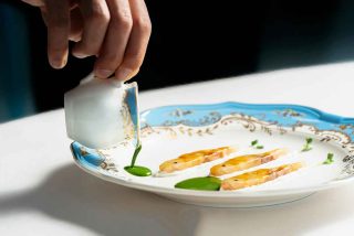 Ristorante Casanova a Polignano con la sirena di Martino Ruggieri