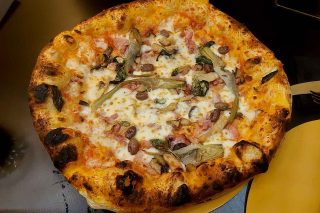 Ottima Capricciosa alla pizzeria Gaetano Paolella ad Acerra