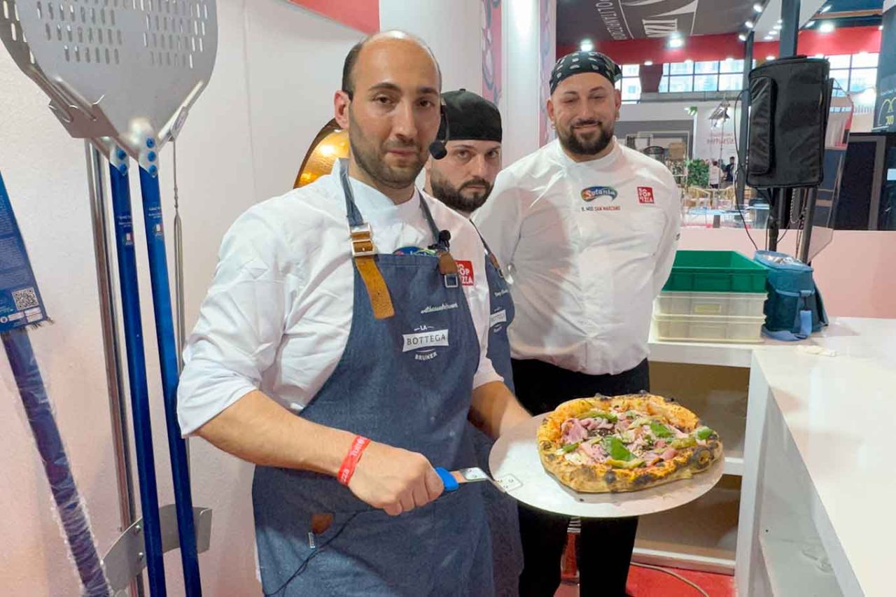 Pizza Contemporanea 2025: la pizza capricciosa di Alessandro Bruner
