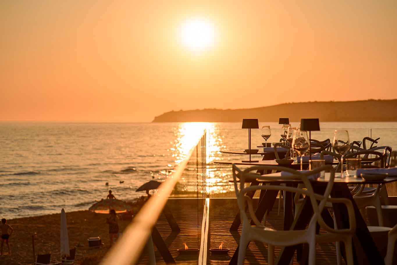 I 13 migliori beach club in Italia. Per i ristoranti, Perbellini in Sicilia