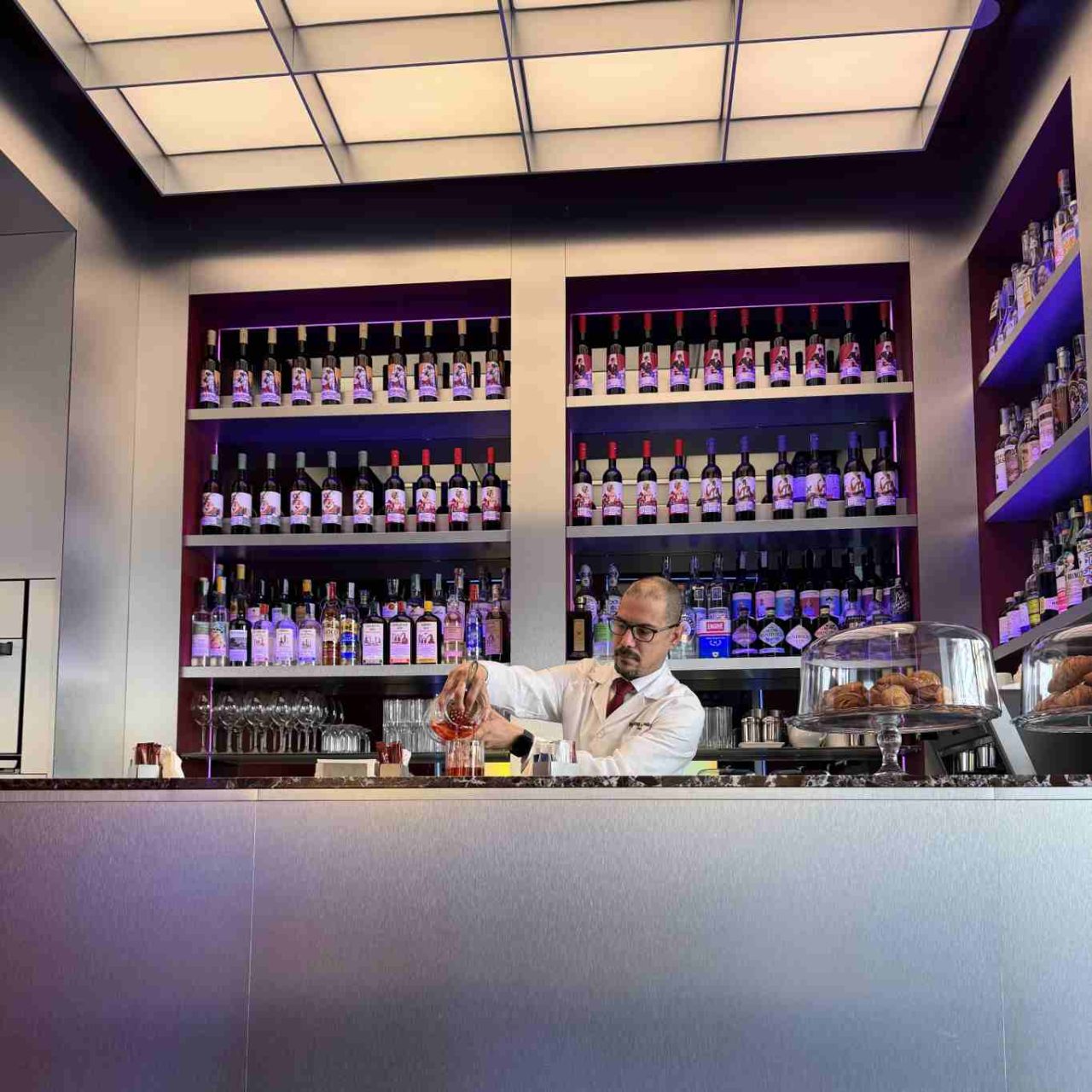 strucchi x cassina cafe milano banco