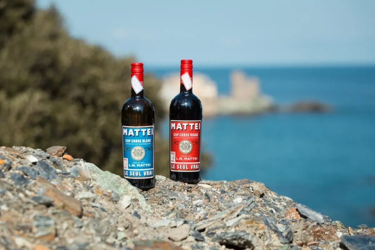Corsica Mattei aperitivo rosso e blu