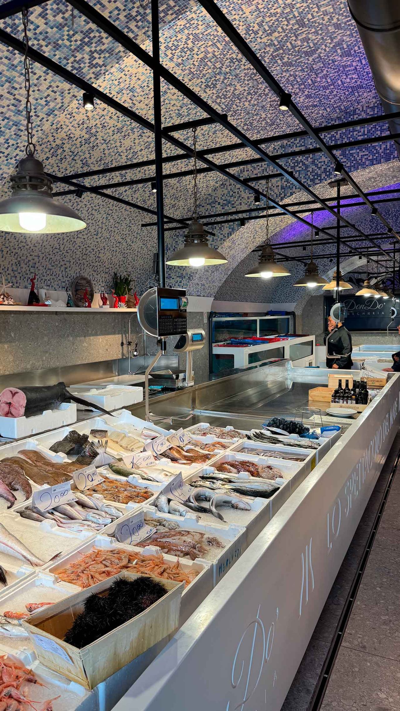 la pescheria Don Dò a Torre del Greco