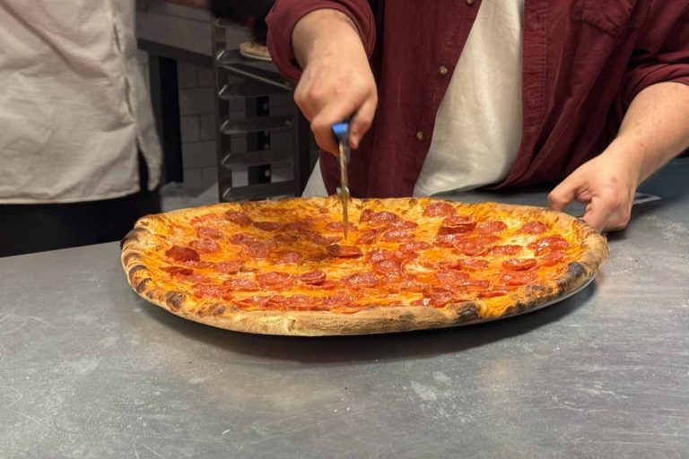 Stella, com’è la prima pizza americana New York Style di Milano