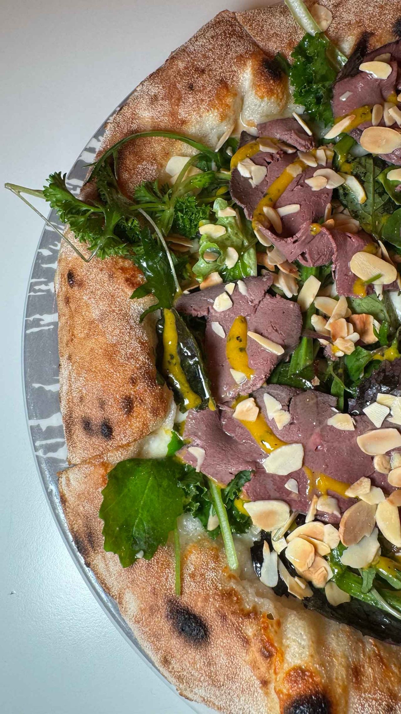 e tu hai fegato? pizza della pizzeria Cambia-Menti di Ciccio Vitiello a San Leucio