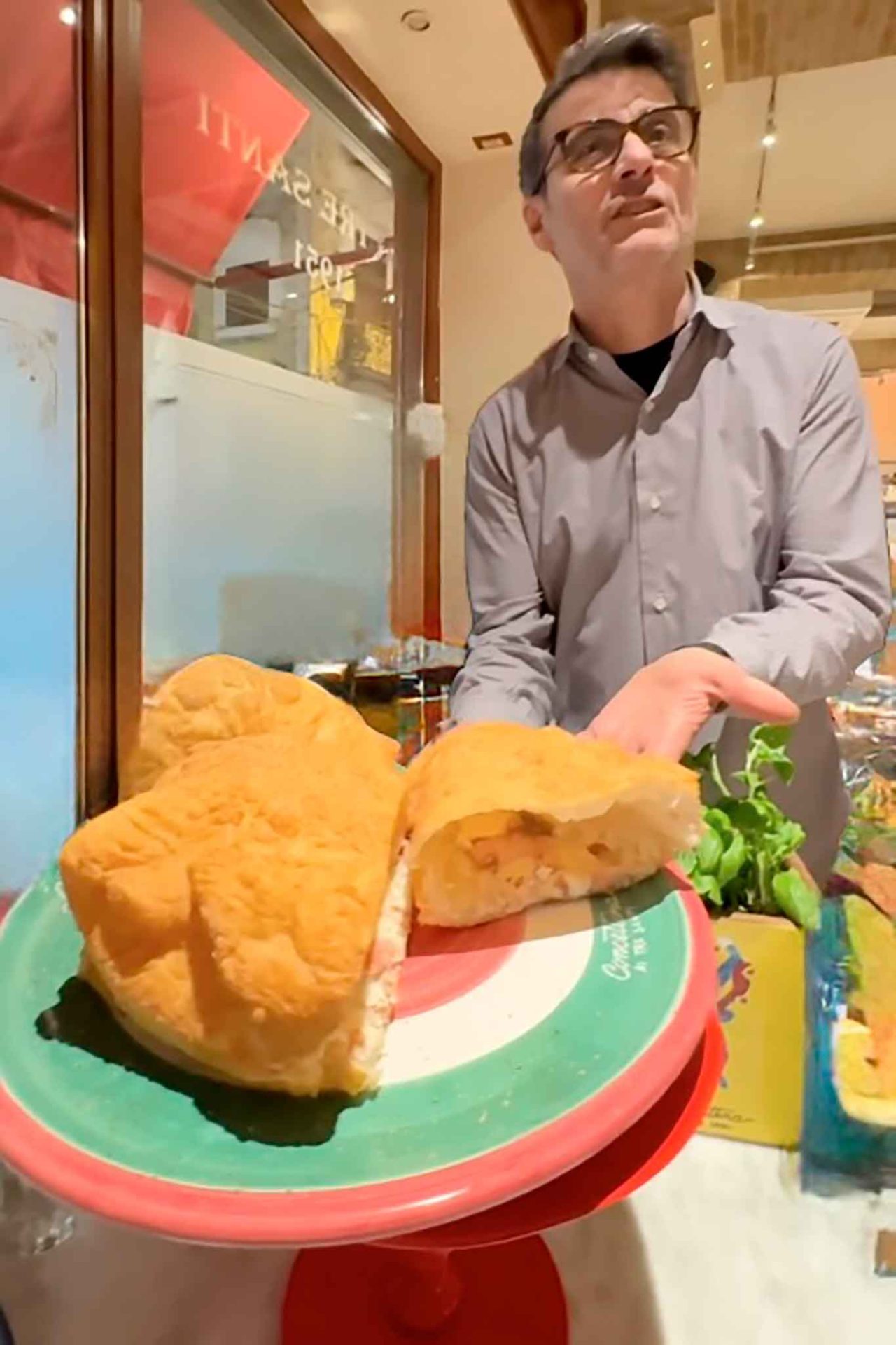 Antonio Oliva della pizzeria Concettina ai Tre Santi a Napoli