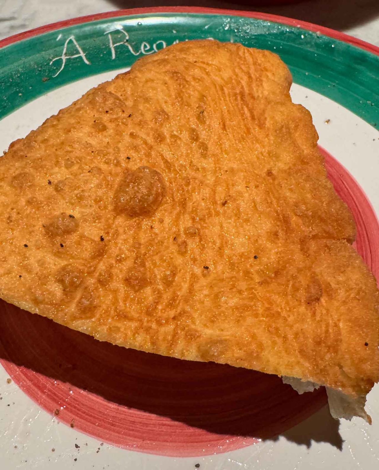 la pizza fritta della pizzeria Concettina ai Tre Santi a Napoli al Campionato 2025