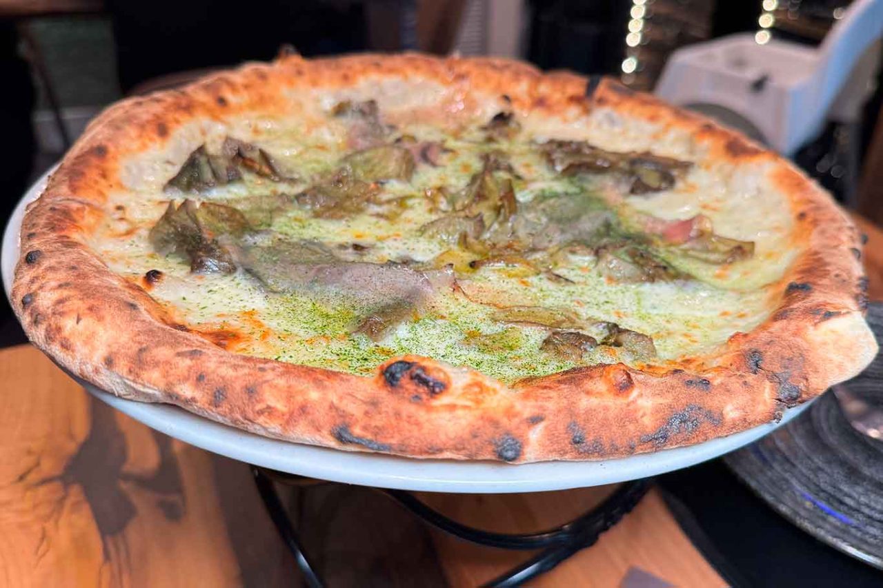 la Carciofi Arrostiti della pizzeria Madia di Salerno al Campionato della Pizza 2025
