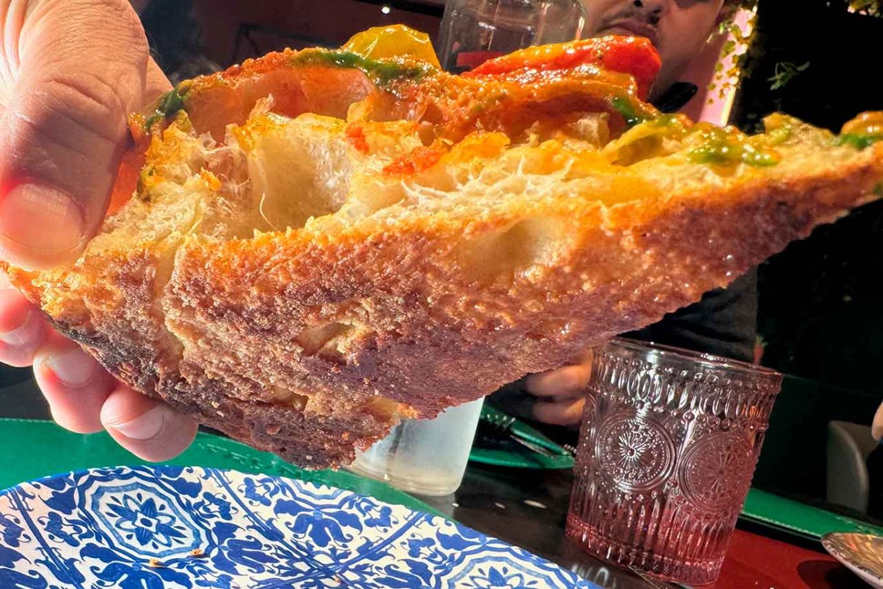la cottura della pizza 3 pomodori della pizzeria Trunch ad Aversa al Campionato 2025