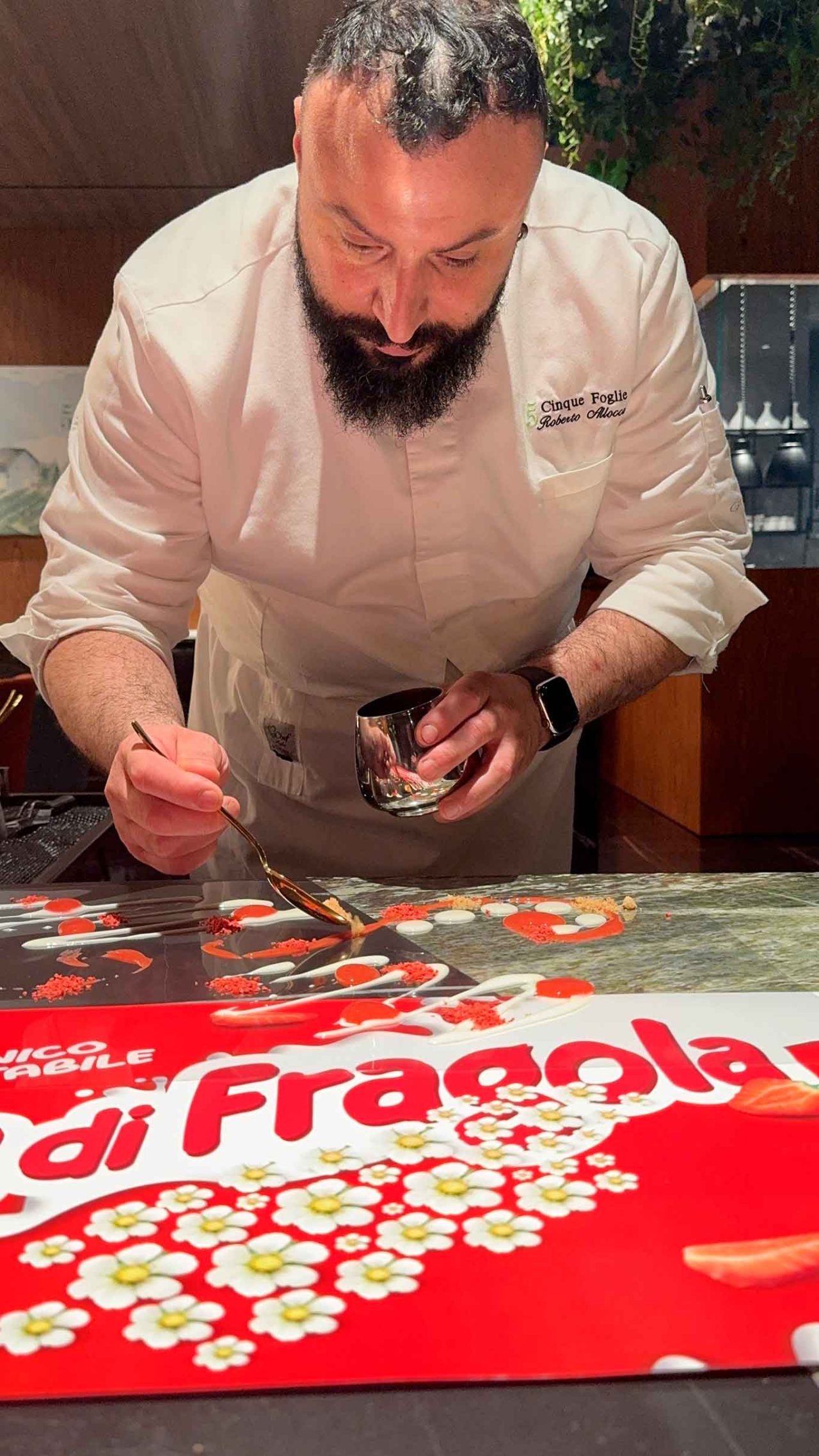 il dolce fiore di fragola del ristorante Cinque Foglie a Battipaglia