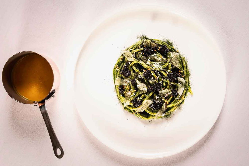 gli spaghetti freddi del ristorante L'Aurum al Relais & Chateaux L'Albereta in Franciacorta