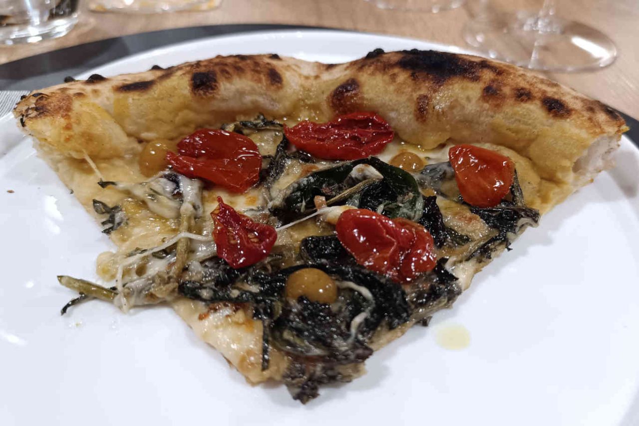 Pizzeria della passeggiata hummus e cicorie