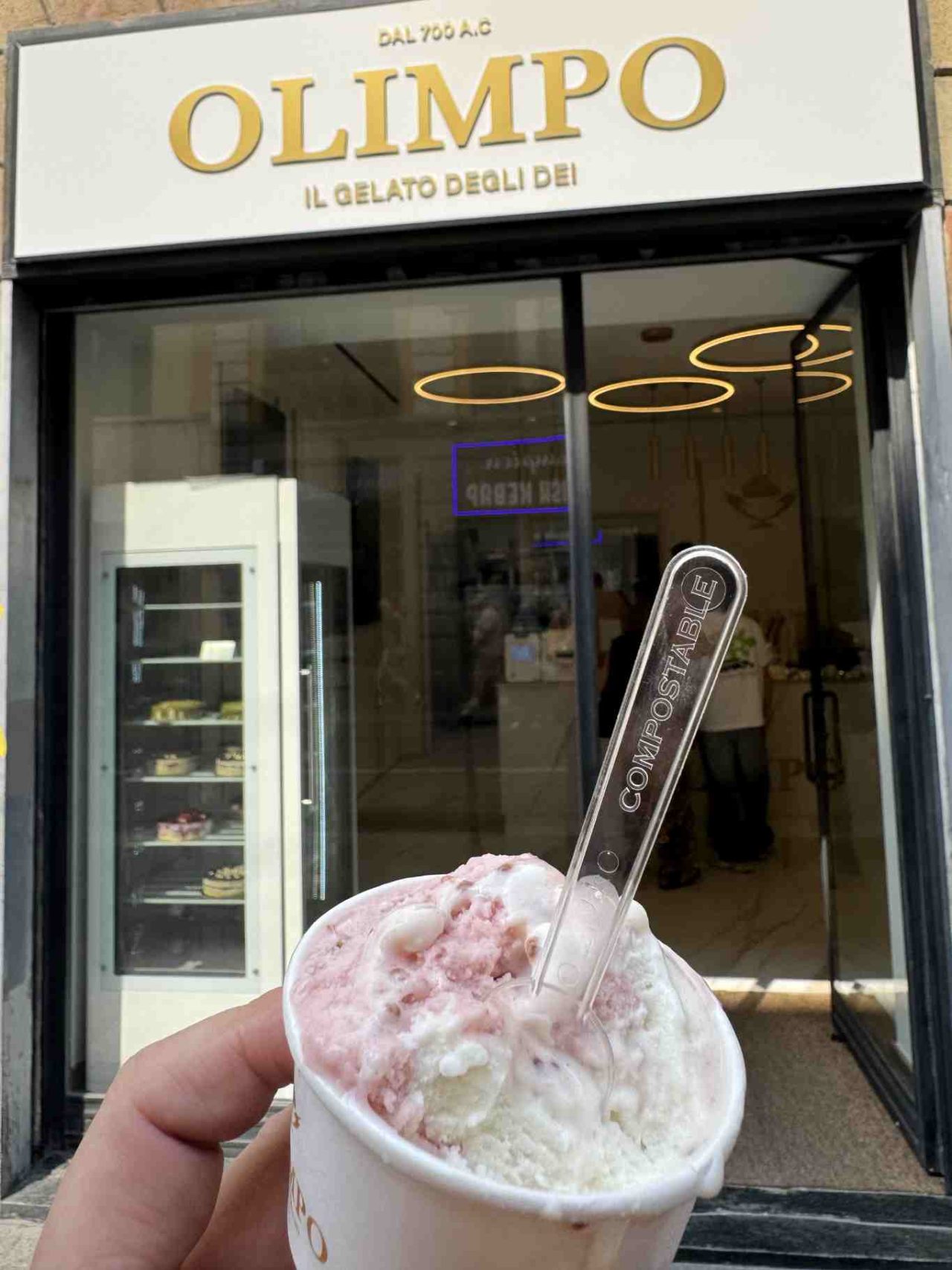 gelateria olimpo milano coppetta media fragola