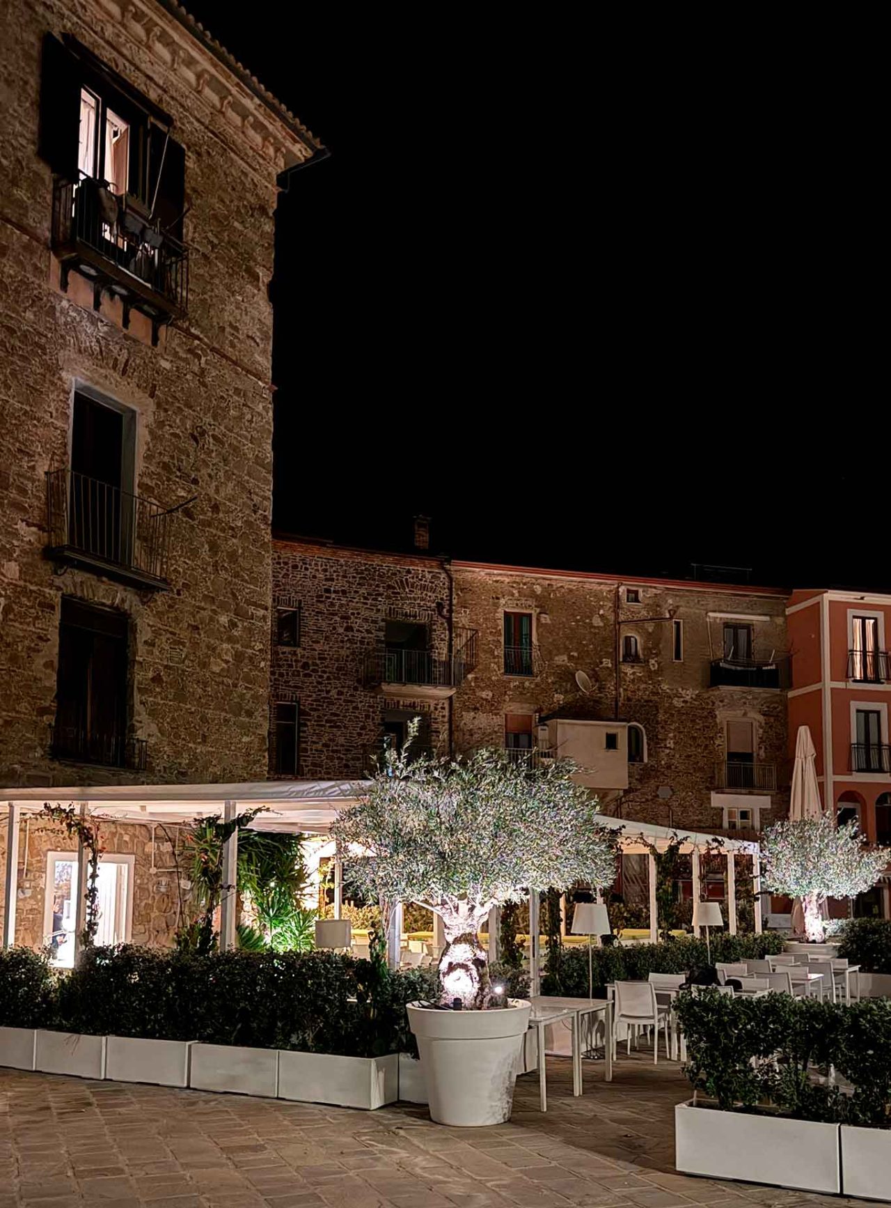 il nuovo dehors del ristorante il Veliero Acciaroli 