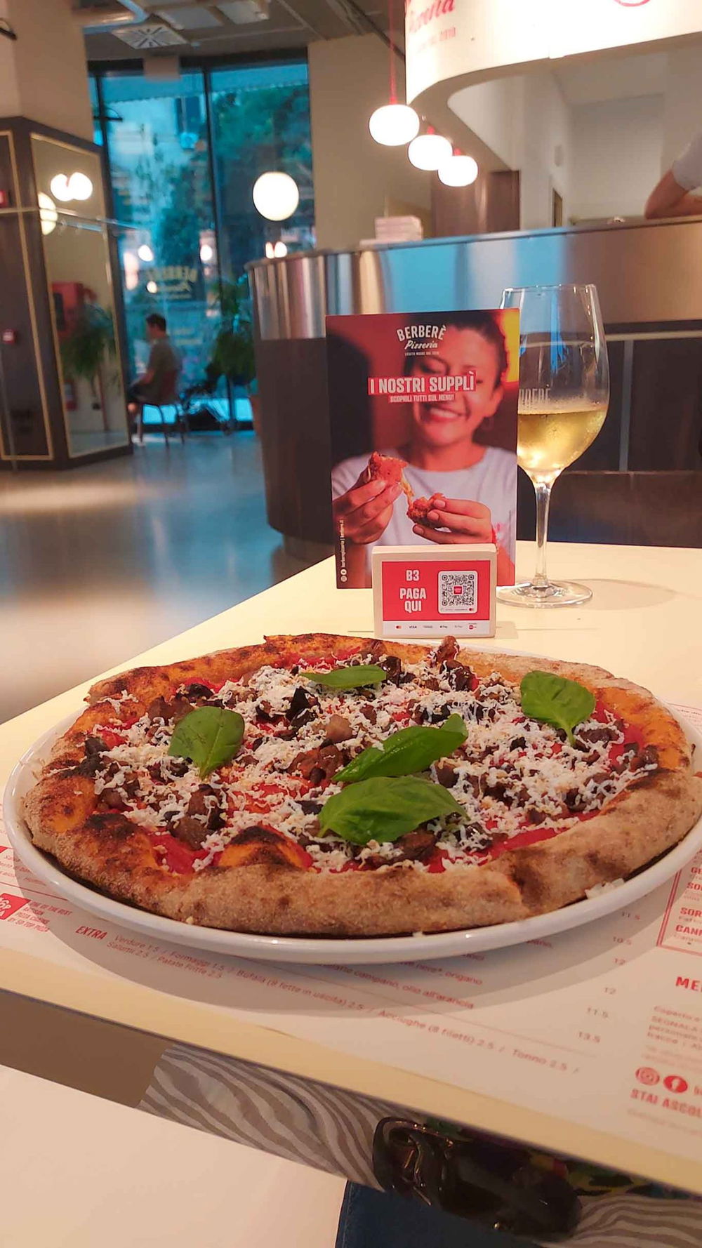 la pizza alla norma della pizzeria Berberè a San Lorenzo Roma