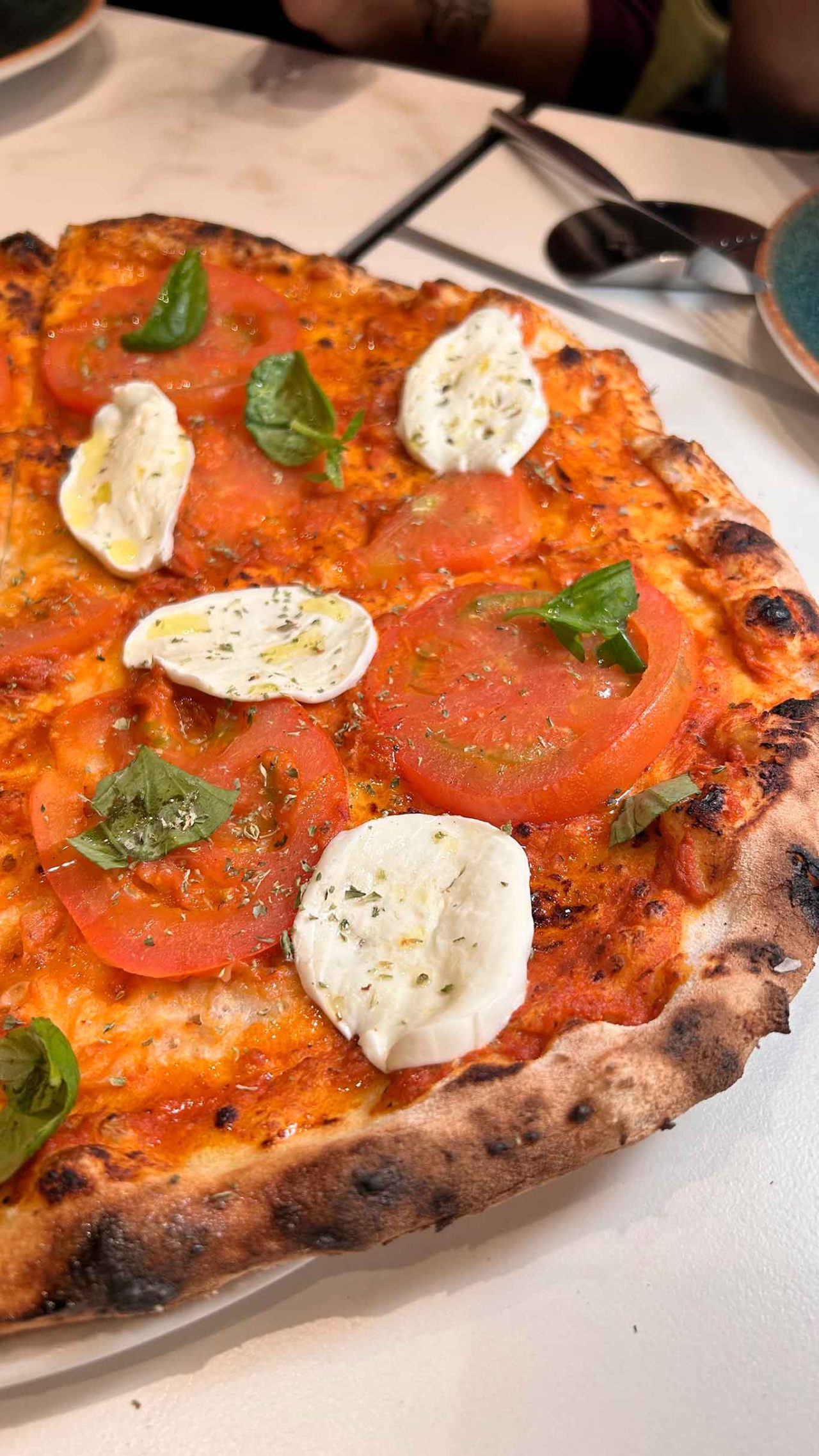 la pizza Caprese ma non troppo della pizzeria Bro di Napoli al Campionato 2025