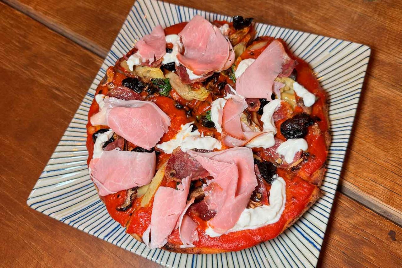 la pizza capricciosa estrema nel ruoto della pizzeria Die' Gustibus a Baronissi nella tappa del Campionato 2025