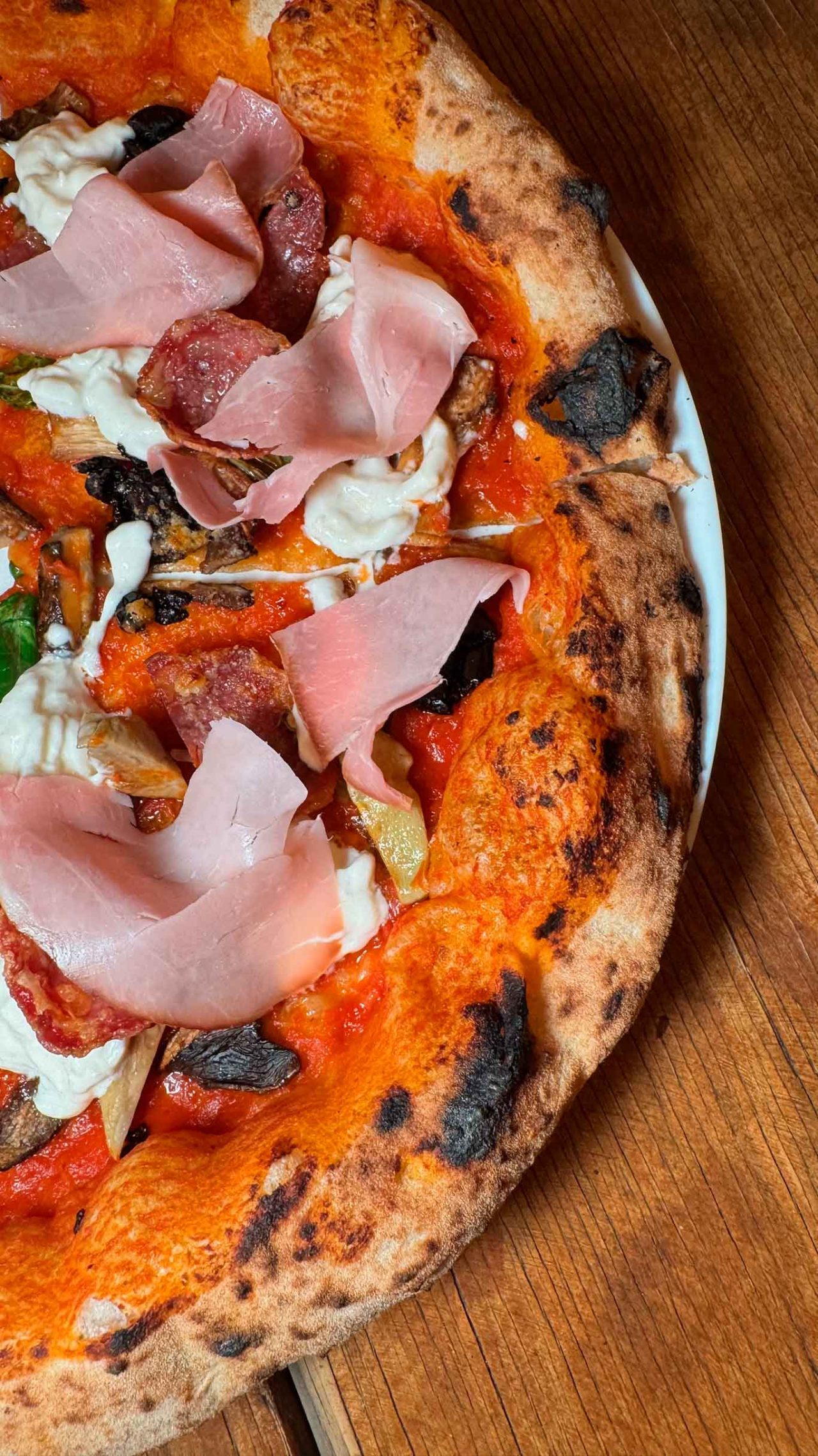 la pizza capricciosa estrema della pizzeria Die' Gustibus a Baronissi nella tappa del Campionato 2025